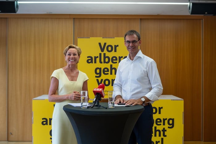 Landeshauptmann Markus Wallner mit Gesundheitslandesrätin Martina Rüscher