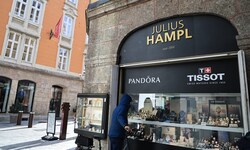 Beim bekannten Juwelier in der Innsbrucker Altstadt stach einem Tiroler ein Ring ins Auge.