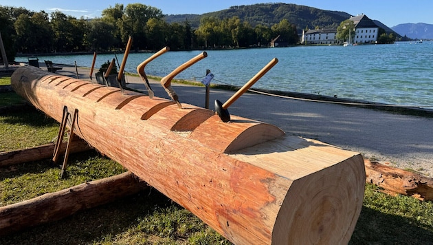 Zur Herstellung werden rekonstruierte Werkzeuge aus Stein, Knochen, Eisen und Bronze verwendet.