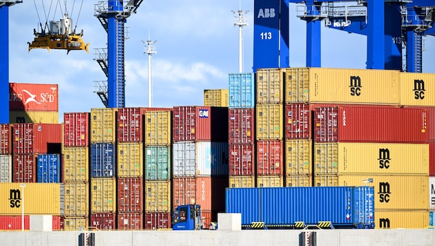 Die Maßnahme der EU trat bereits am Tag nach Veröffentlichung in Kraft und gilt damit auch für ...