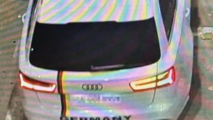 Der Lenker dieses auffälligen Wagens wird gesucht. 