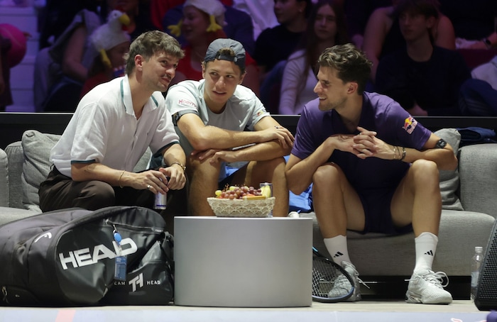 Dominic Thiem (r.) gastiert kurz vor Weihnachten in der Heimat von Joel Schwärzlers (M.).