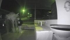 Der Fahrraddieb wurde bei seinem Beutezug von einer Überwachungskamera gefilmt.