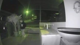 Der Fahrraddieb wurde bei seinem Beutezug von einer Überwachungskamera gefilmt.