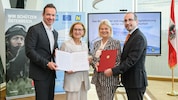 „Digitalisierung“-Chef Reutterer (links) und Generalsekretär Arnold Kammel flankierten die ...