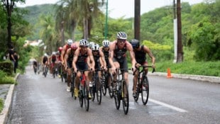 In Mexiko wütete ein Hurrikan, als Folge gab’s mit Wasser überdeckte Schlaglöcher.