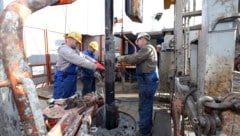 Aus 3000 bis 4500 Metern Tiefe soll im Industrieviertel heißes Wasser an die Ober- fläche geholt ...