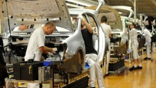 Volkswagen bereitet offenbar einen Produktionsstopp im Hauptwerk in Wolfsburg vor. (Archivbild)