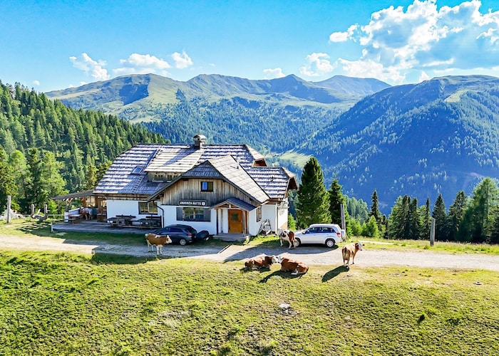 Die Jauchza Hütte in den Nockbergen.