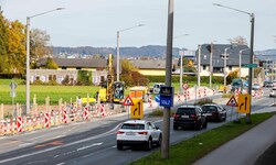 So flüssig läuft der Verkehr zu Stoßzeiten nicht, stattdessen stauen sich die Autos. 