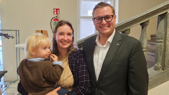 Julian Geier mit Freundin Jana und Sohn Theodor.