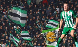 Der Österreicher Emir Dilaver (re.) spielte von 2014 bis 2017 bei Ferencváros.