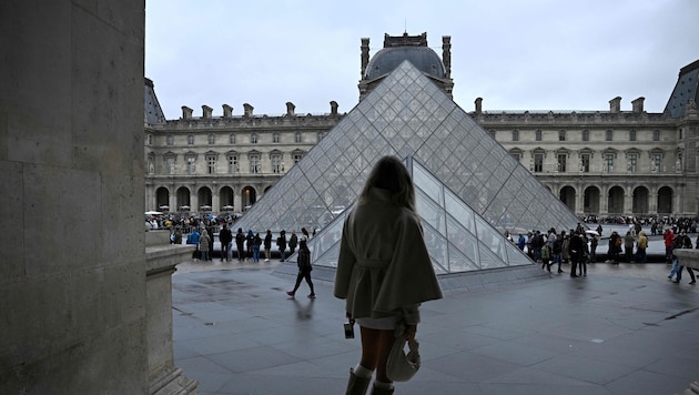 Die Staatsanwältin warnt die Louvre-Diebe eindringlich vor der Zerstörung der Juwelen.