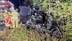 Das Auto wurde bei dem Unfall komplett zerstört.