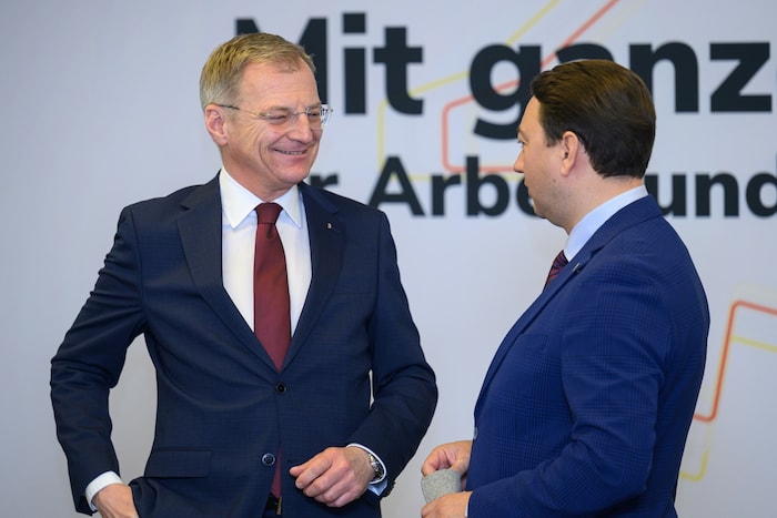 Landeshauptmann Thomas Stelzer und sein Stellvertreter Manfred Haimbuchner: ÖVP und FPÖ arbeiten ...