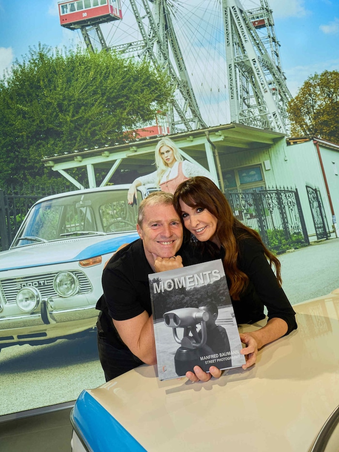Ein starkes Team: Manfred Baumann mit Ehefrau und Muse Nelly.