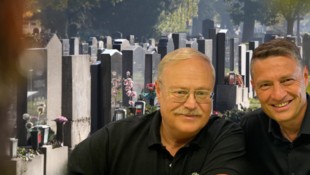 Der Zillertaler Bestatter Martin Dornauer (links) nahm die Interview-Einladung von Moderator ...