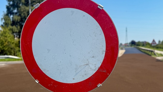Das Fahrverbot wird von Lkw-Fahrern oft einfach ignoriert.
