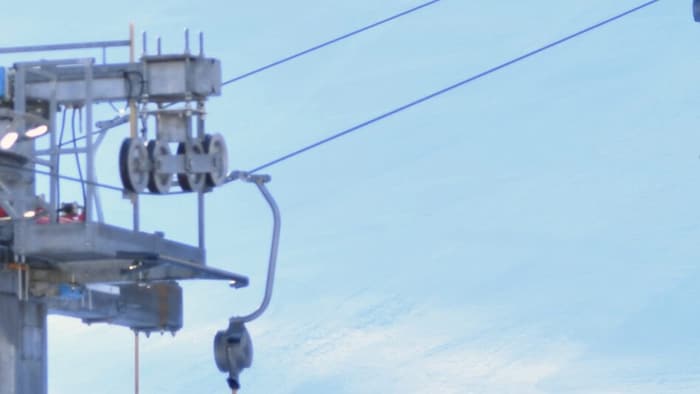 Beim Montieren einer Rollenbatterie (Symbolbild) ereignete sich das Unglück.