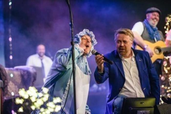 Sepp (r.) in seinem Element auf der Bühne