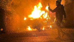 Vor einem Asylheim in Dublin spielten sich hässliche Szenen ab.