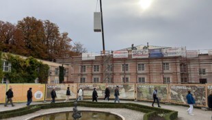 Durch Luke im Dach der Orangerie wurde das Gemälde eingehoben