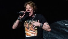Axl Rose verlor bei einem Konzert in Argentinien die Nerven und pfefferte sein Mikrofon auf die ...