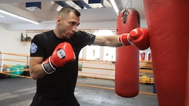 Avdic stählt in der Vorbereitung seine Fäuste.