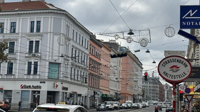 Am Dienstagabend erfolgte der Startschuss der Montage für die Wallensteinstraße in der ...