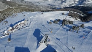 Bald geht es mit einer modernen Gondelbahn auf den Gerlitzen-Gipfel.
