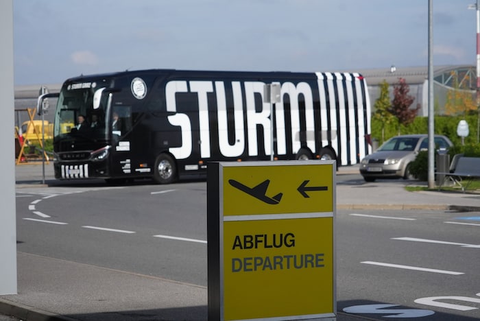 Vom Flughafen Graz Thalerhof ging es nach Schottland.