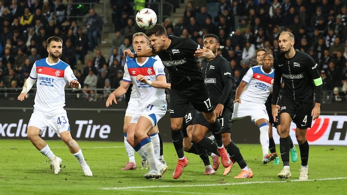Gegen die Rangers schnappten sich Emir Karic (am Ball) und Co. die drei Punkte.