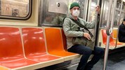 Na, hätten Sie ihn erkannt? In der New Yorker U-Bahn war jetzt ein zweifacher Oscarpreisträger ...