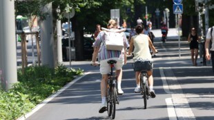 Öfter mit dem Rad statt mit dem Auto in die Arbeit – es sind vermeintlich kleine Dinge, die ...