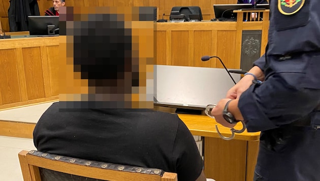 Der Angeklagte behauptete, sich nur gewehrt zu haben.