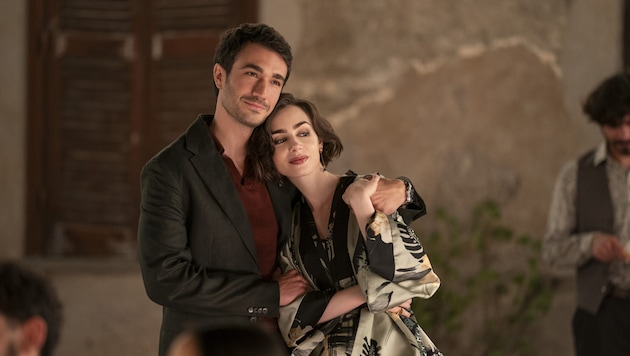 Emily Cooper (Lily Collins) und Marcello (Eugenio Franceschini)