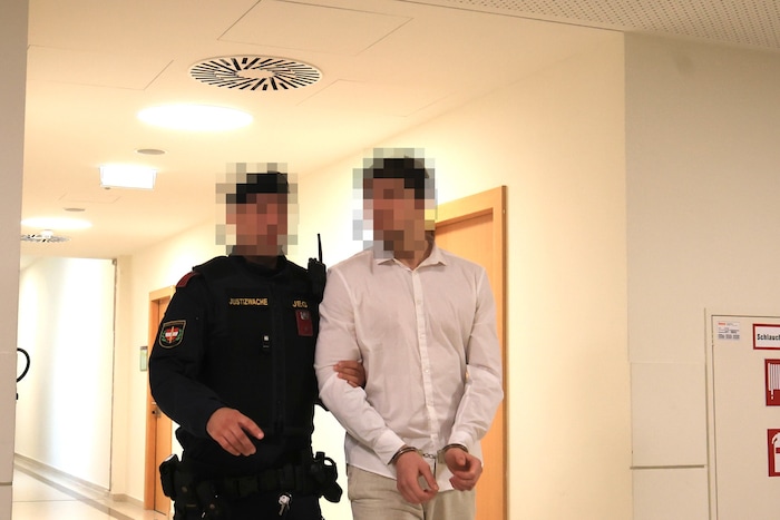 19-Jähriger sitzt wegen Fußtritt in Untersuchungshaft.