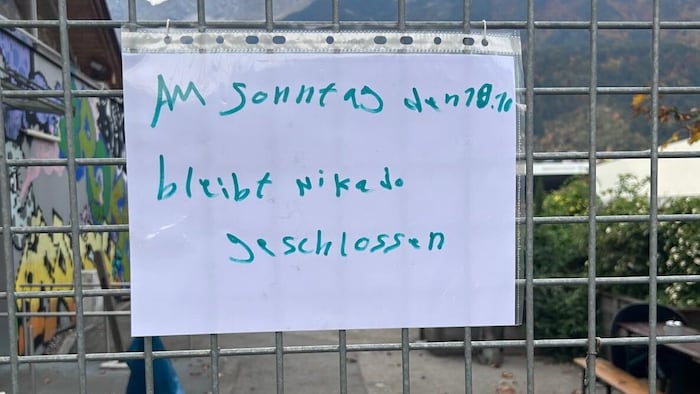 Ein besserer „Fresszettel“ machte die Obdachlosen auf die Schließung aufmerksam. Der Grund war ...