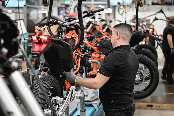 Aktuell verlagert KTM die Produktion von Motorrädern der Marke GASGAS von Spanien nach ...