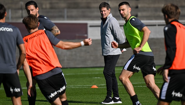 Bei seiner neuen Mannschaft sieht SW-Trainer Andy Heraf Fortschritte.
