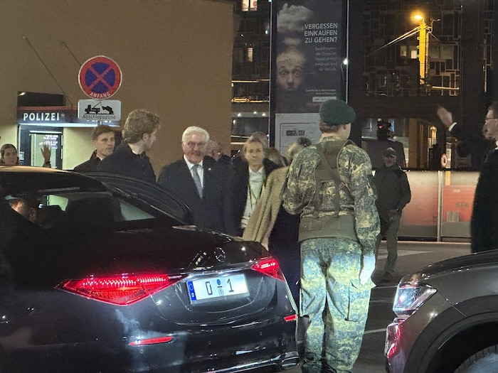 Kurz vor 22 Uhr ist Frank-Walter Steinmeier in Innsbruck eingetroffen.