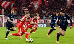 Lennart Karl (am Ball) war von seinen Gegenspielern nicht zu stoppen.