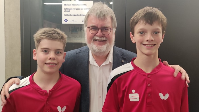 Windischbauer mit den Talenten Alexander Mayer (li.) und Theo Miklin