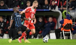 Konrad Laimer zeigte bei Bayerns Sieg groß auf.