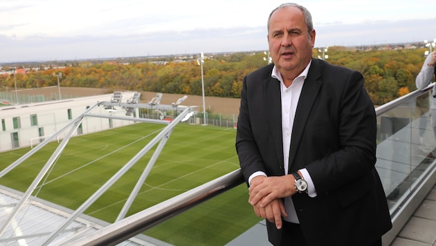 ÖFB-Boss Josef Pröll am neuen Campus