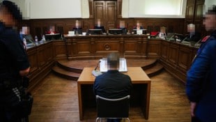 Der Angeklagte steht am Donnerstag vor Gericht.
