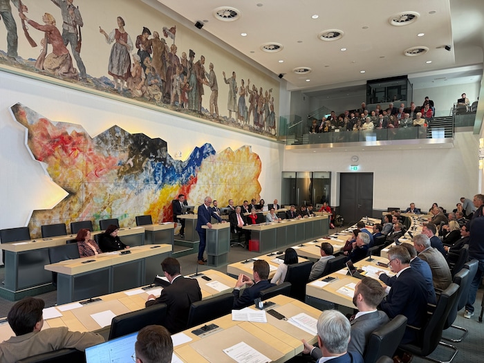 Rohr spricht ein letztes Mal vor dem Kärntner Landtag.