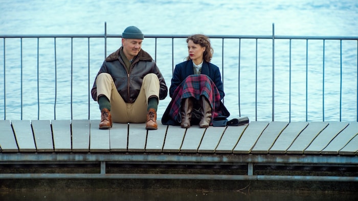 Wie kann James (Albrecht Schuch) beweisen, dass er nicht Stiller ist?