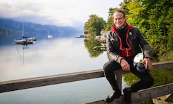 Ein Schauspieler, ein Motorrad und die Sehnsucht nach Ruhe – Ralf Bauer fand im Salzkammergut, ...