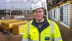 „Krone“ vor Ort: Microsoft zieht in Newport bei den Briten ein riesiges schlauchförmiges ...